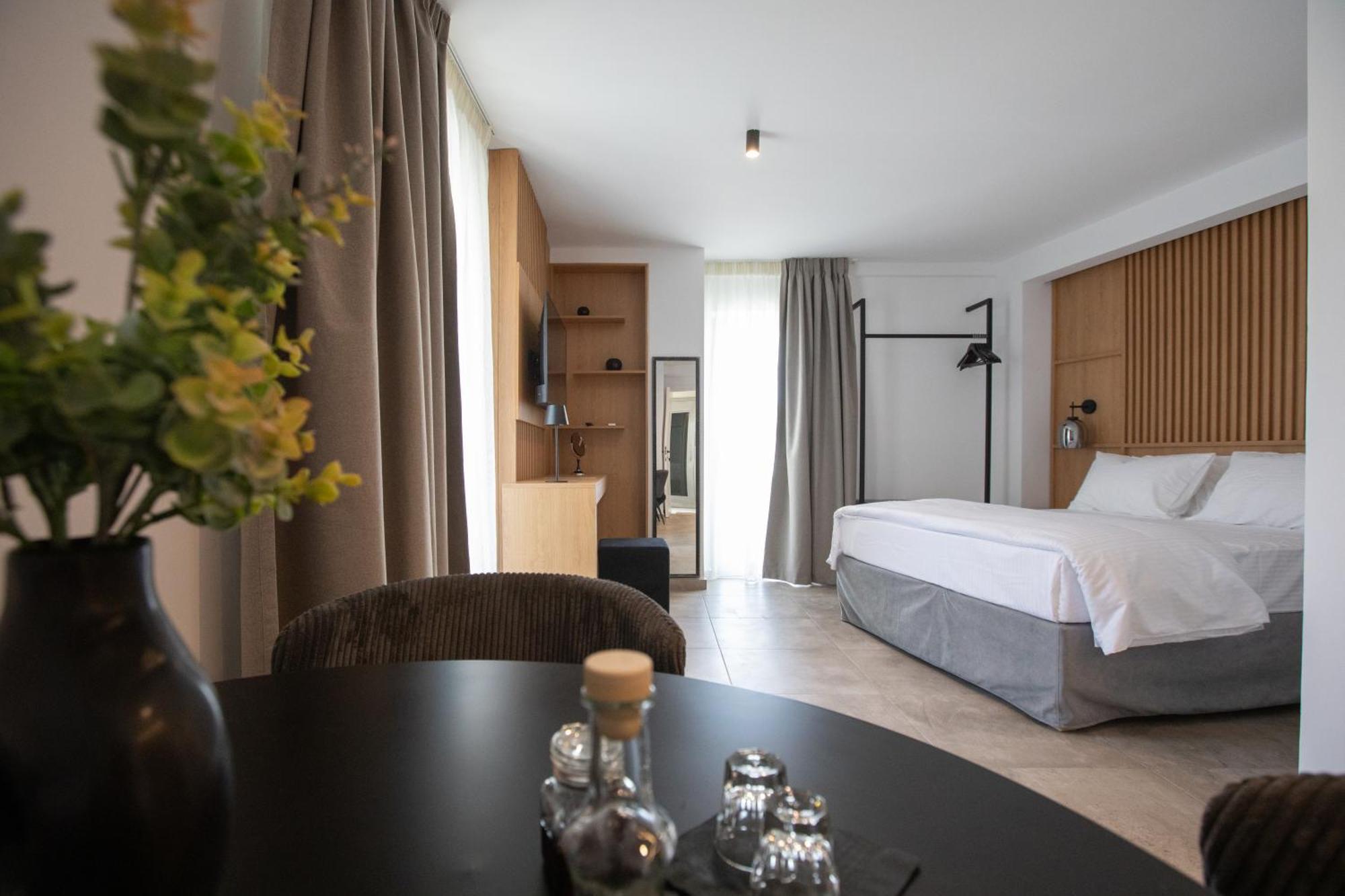 Griffin Suites Heraklion Exterior foto