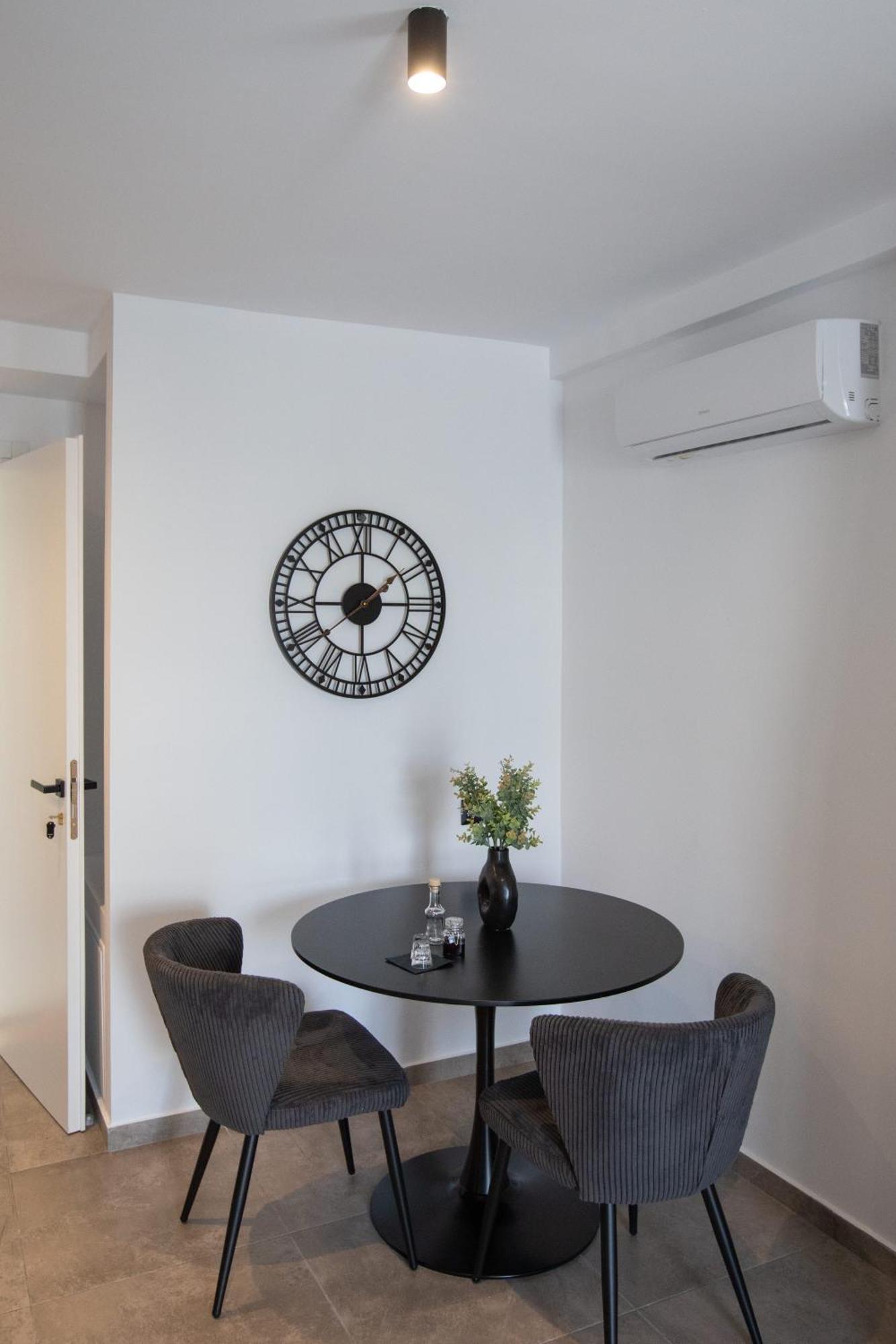 Griffin Suites Heraklion Exterior foto