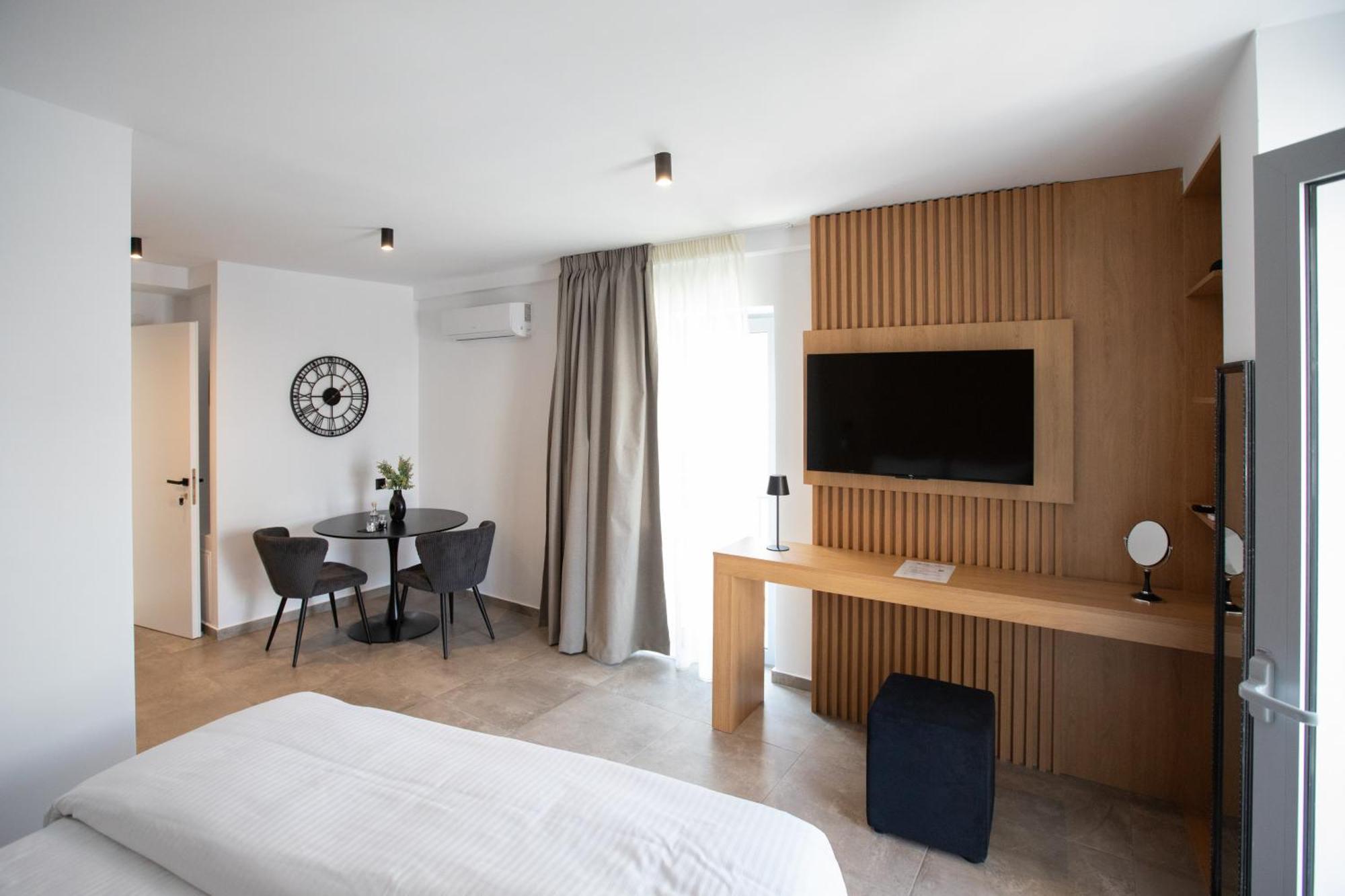 Griffin Suites Heraklion Exterior foto