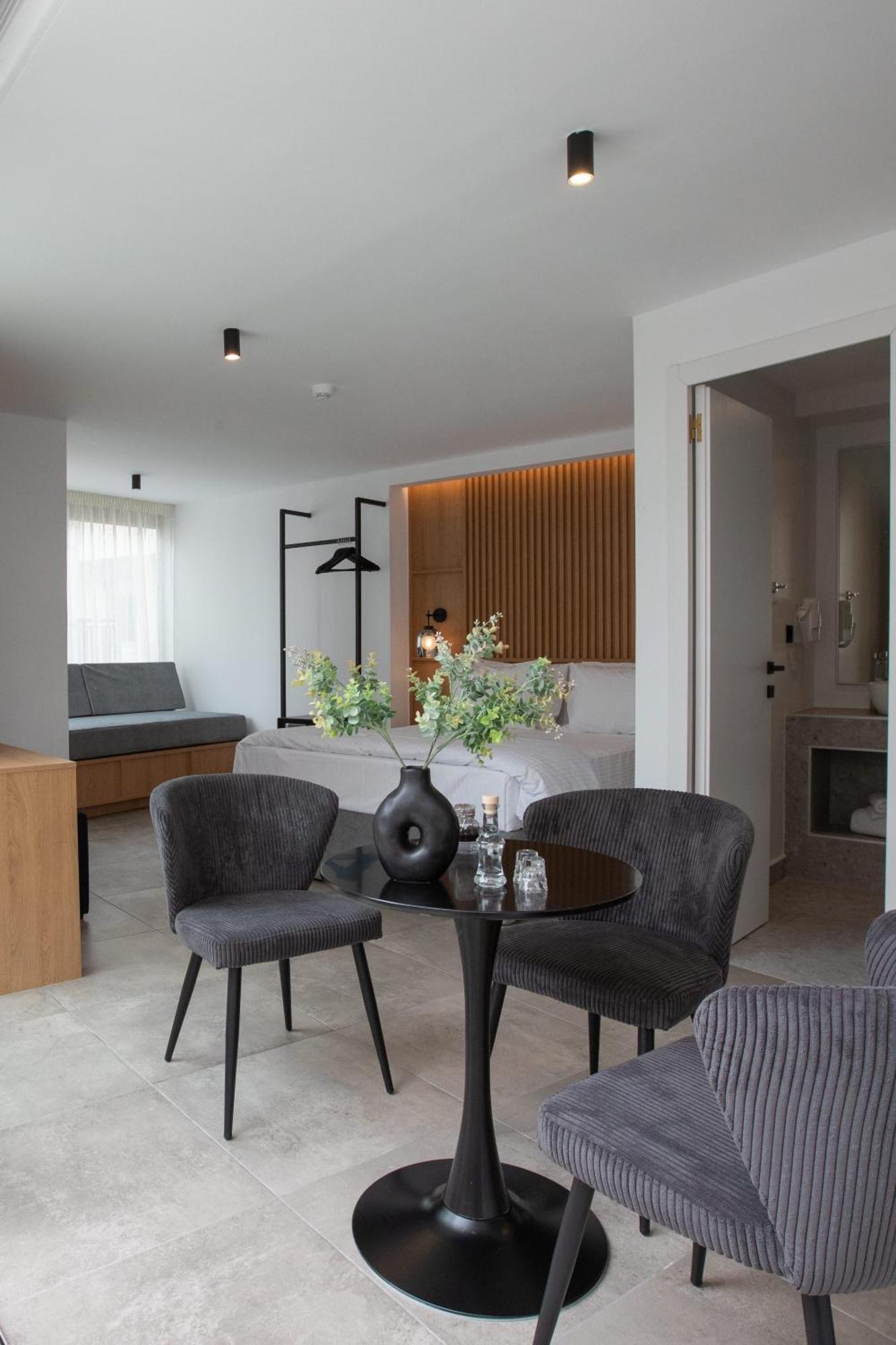 Griffin Suites Heraklion Exterior foto